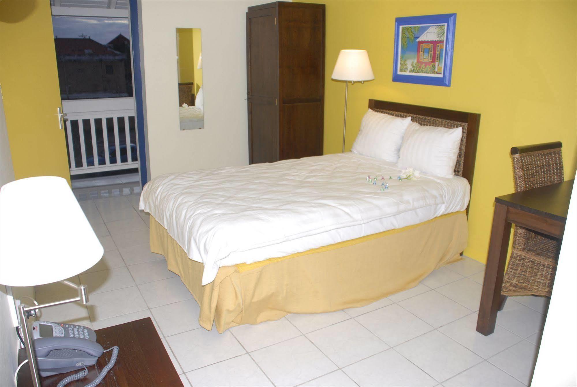 Academy Hotel Curacao 빌렘스타트 외부 사진