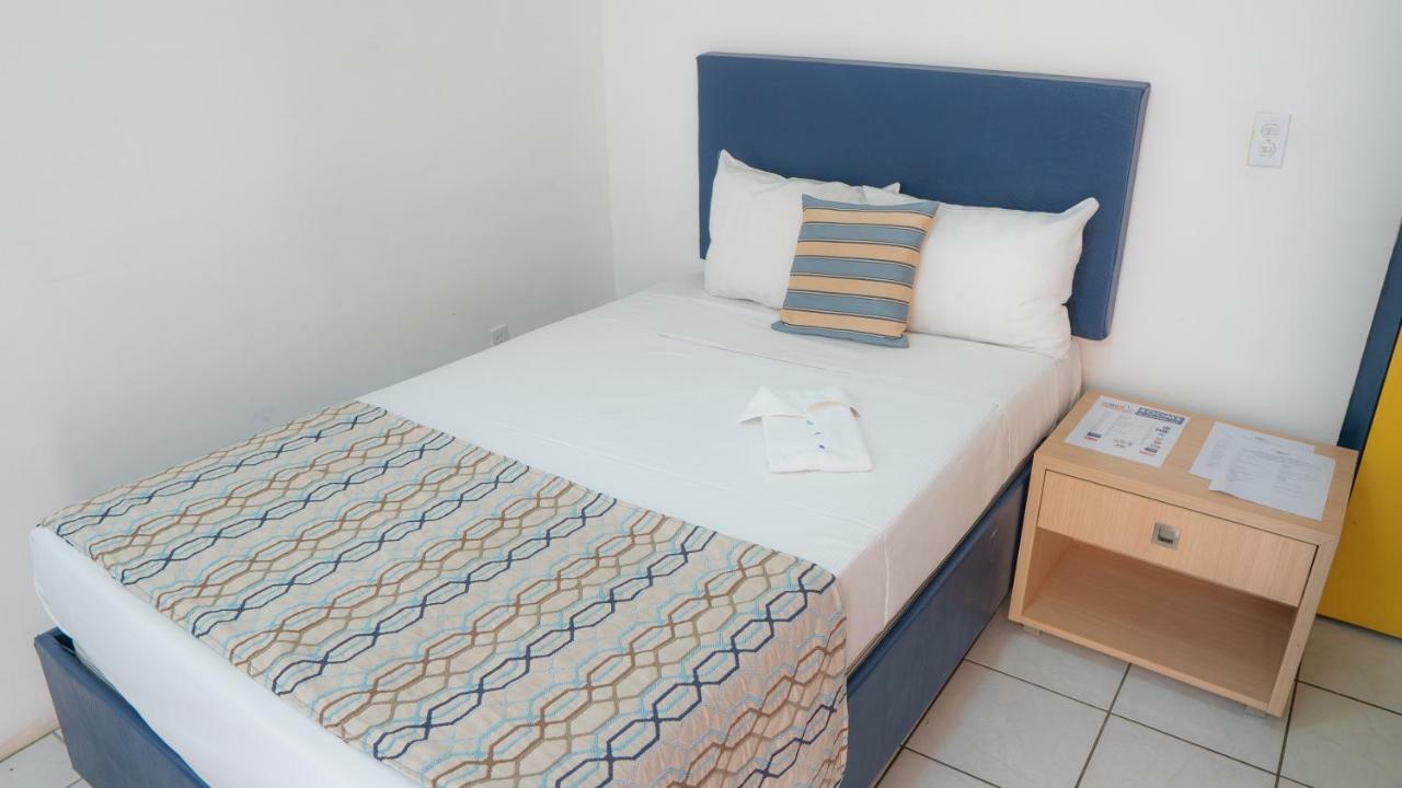 Academy Hotel Curacao 빌렘스타트 외부 사진